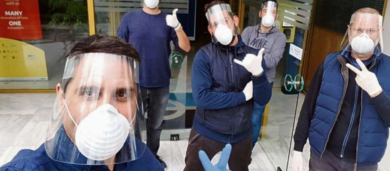 Ελληνική «αντεπίθεση» στον κορωνοϊό: Θεσσαλονικείς έφτιαξαν ασπίδα προσώπου